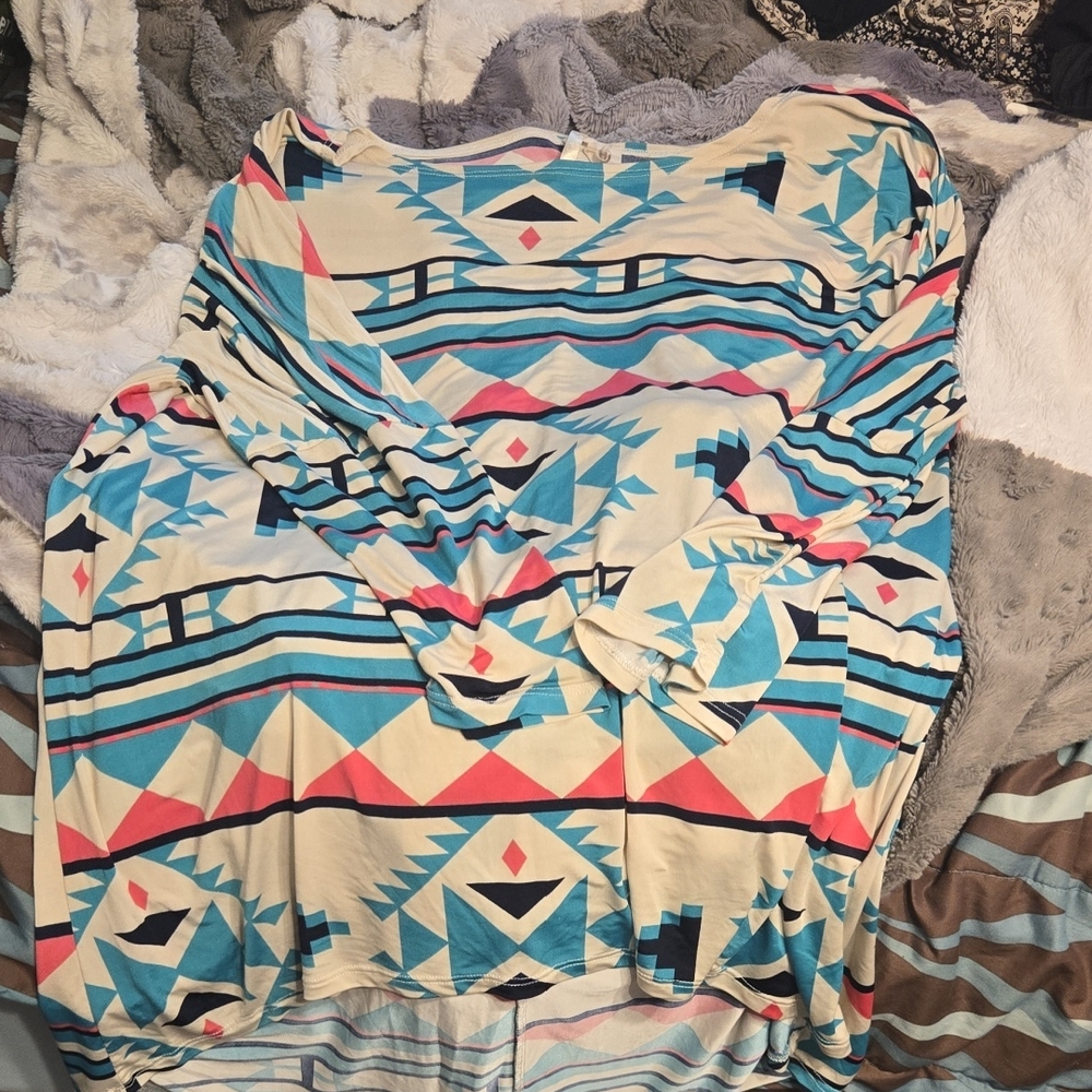 Geometric Patterned Long Sleeve Top